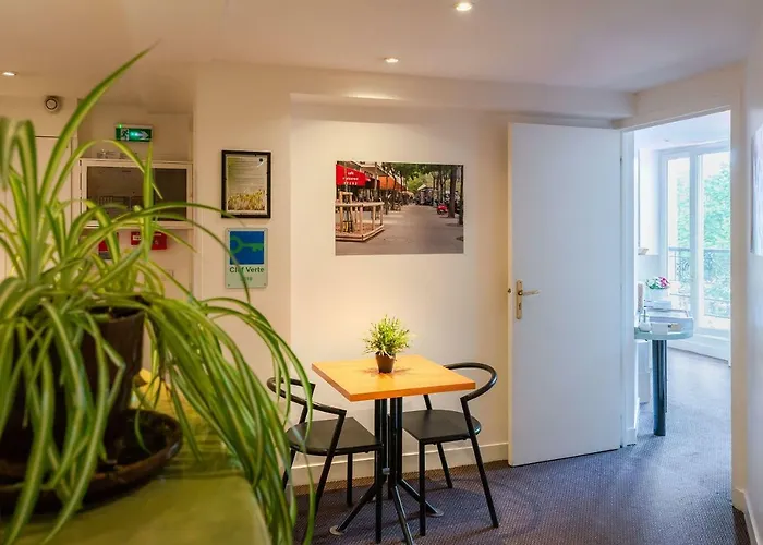 Hotel De La Tour Paris